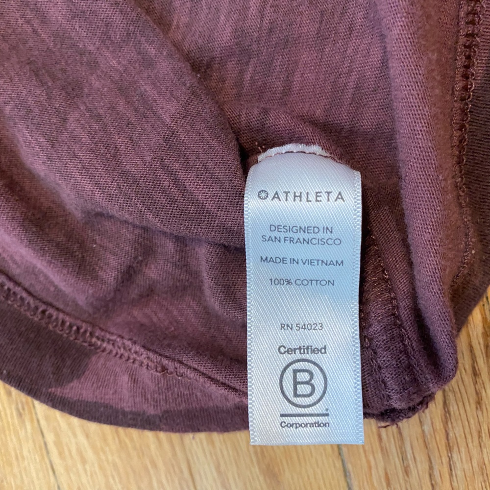 Athleta Women S Daily Camo Crew T-shirt Pink Purple Short Sleeve Top Size Small - Picture 5 of 6